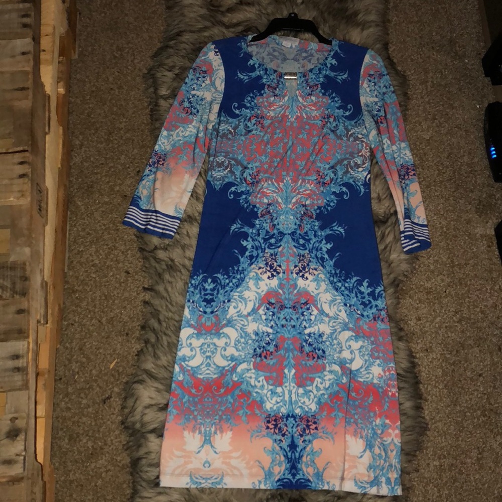 Lilly Pulitzer like colorful  shift dress.